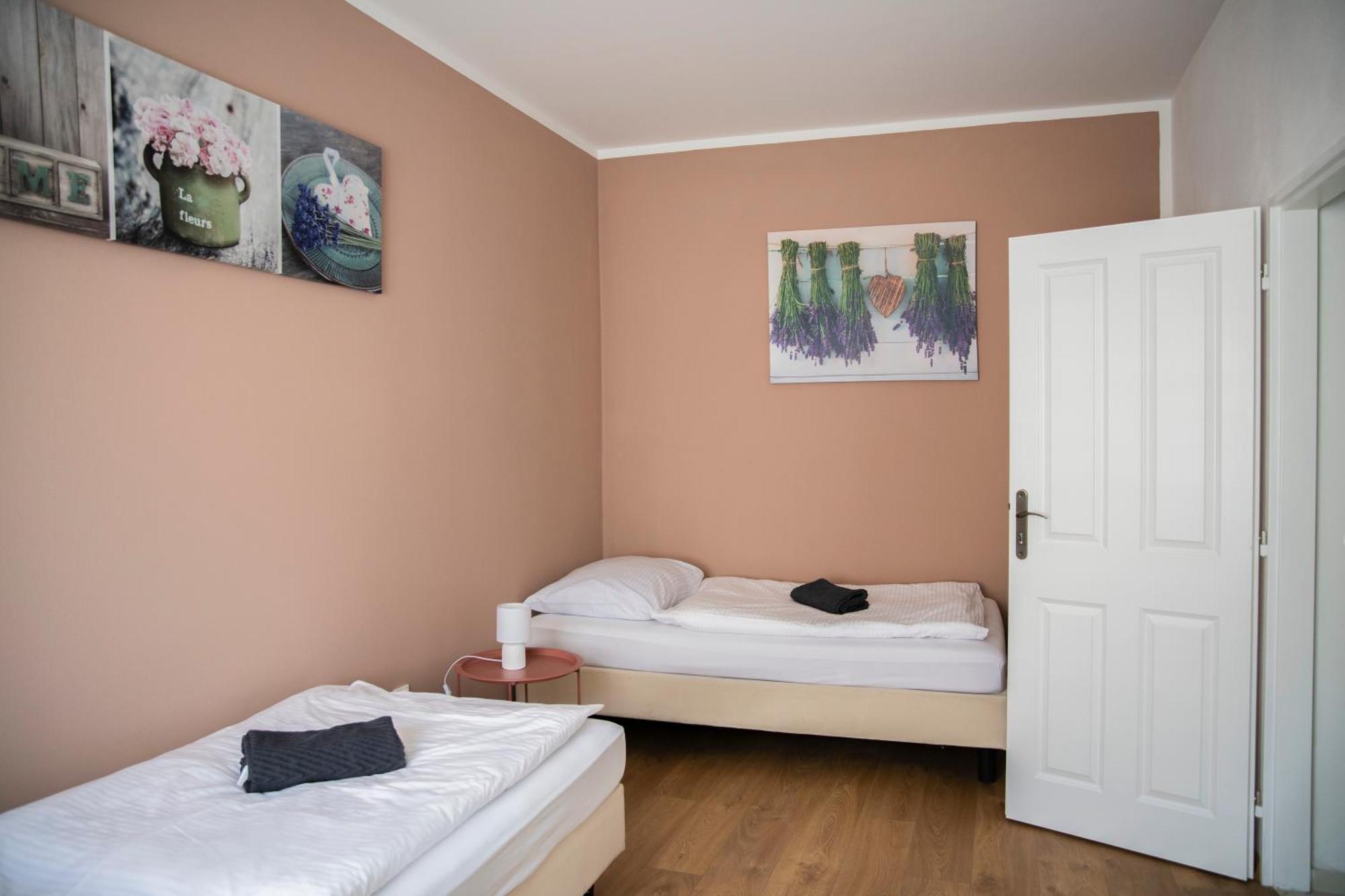 Ako Doma Hotel Poltár Kültér fotó