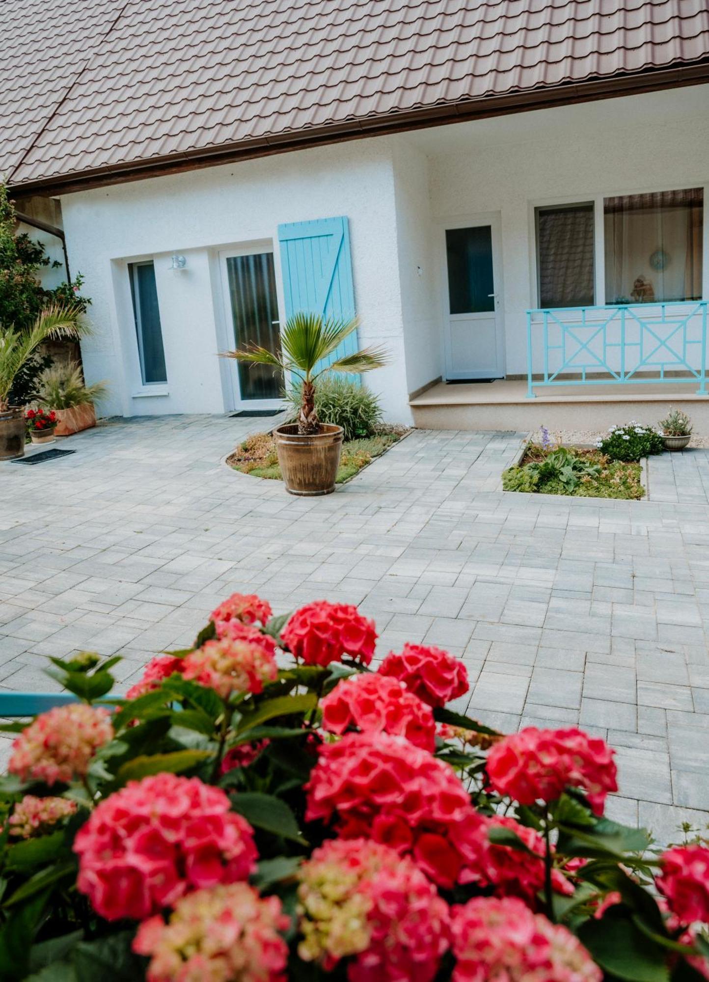Ako Doma Hotel Poltár Kültér fotó