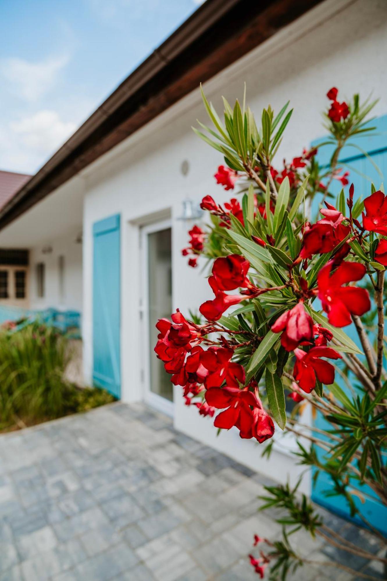 Ako Doma Hotel Poltár Kültér fotó