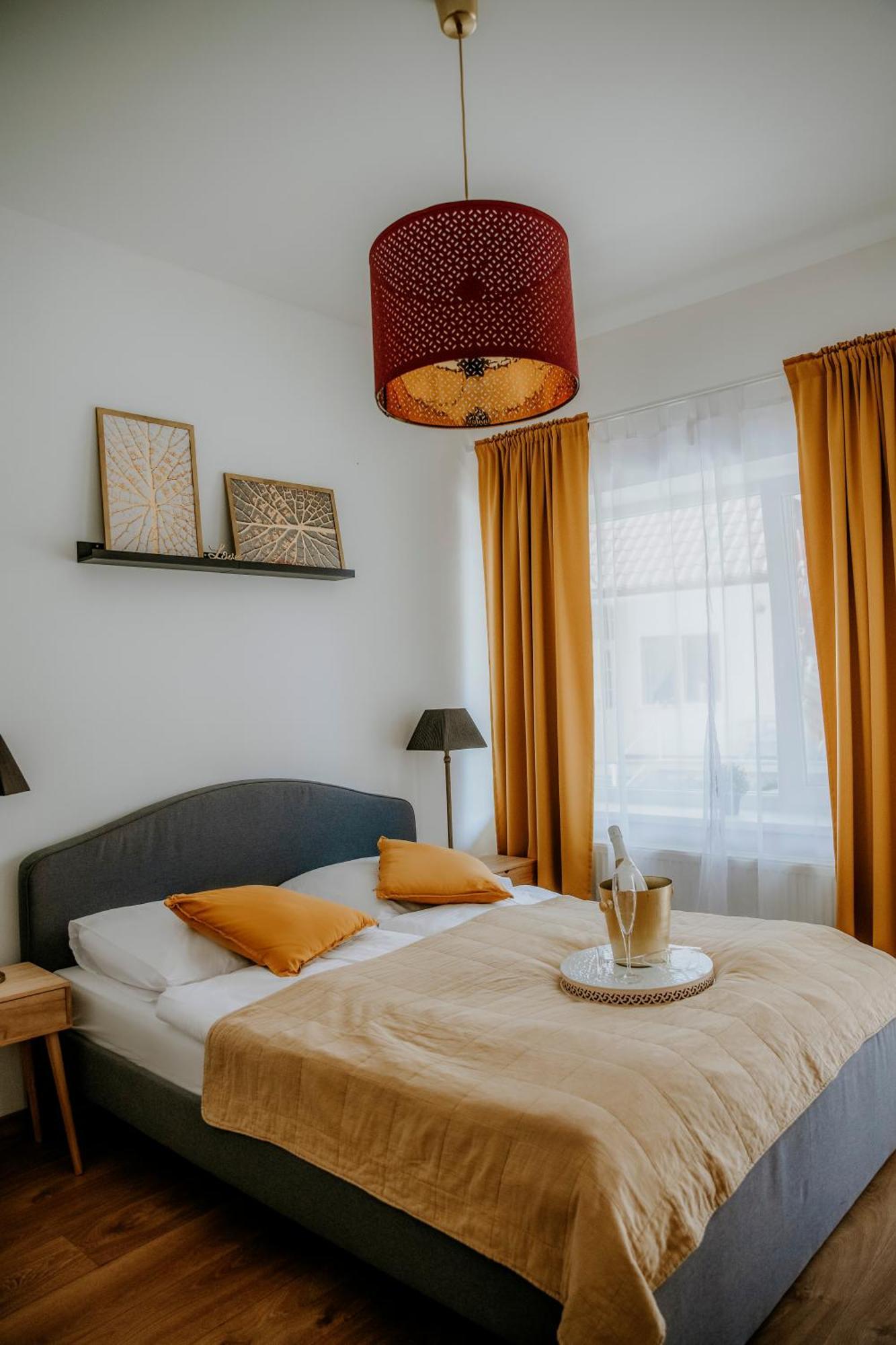 Ako Doma Hotel Poltár Kültér fotó