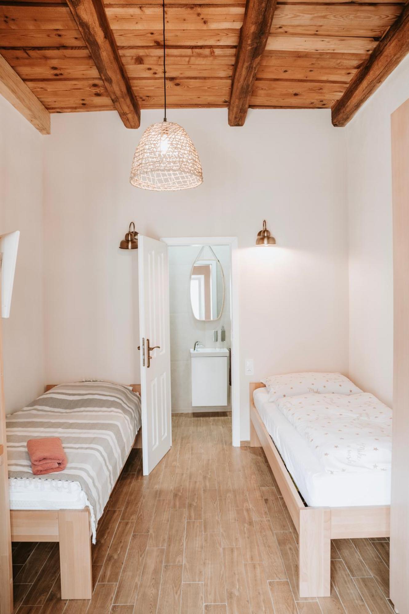 Ako Doma Hotel Poltár Kültér fotó